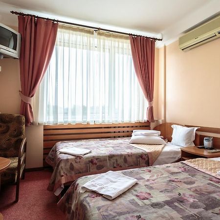 Druzhba Service Hotel Kijev Kültér fotó