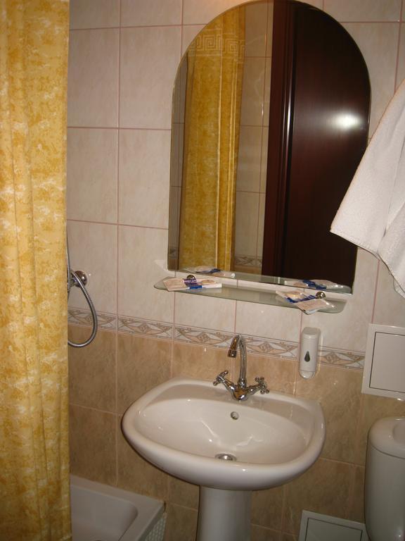 Druzhba Service Hotel Kijev Szoba fotó