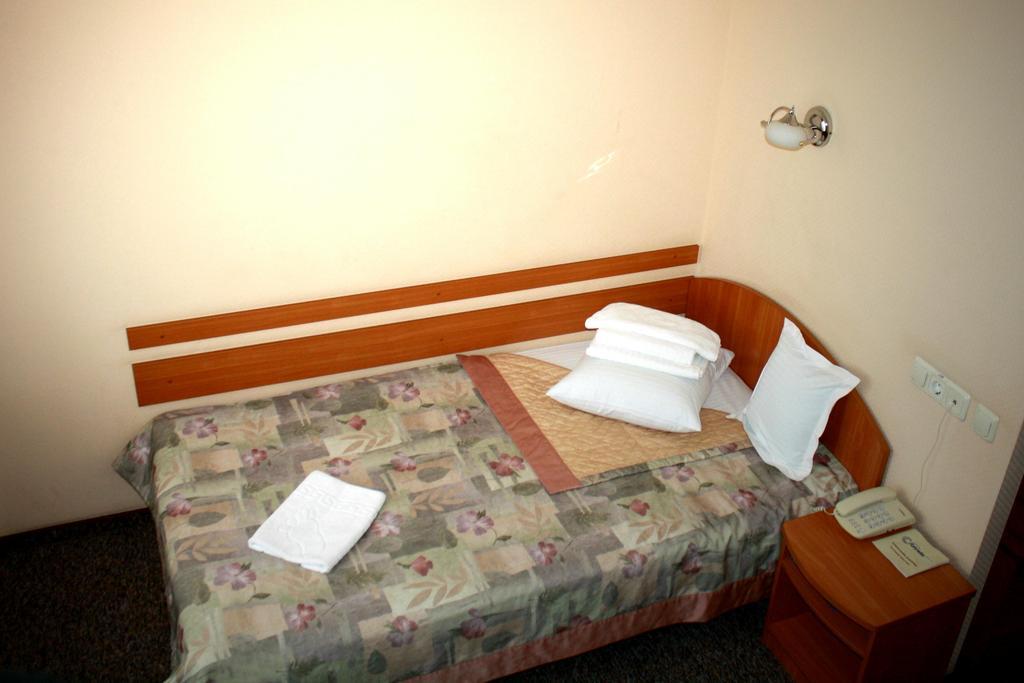 Druzhba Service Hotel Kijev Szoba fotó