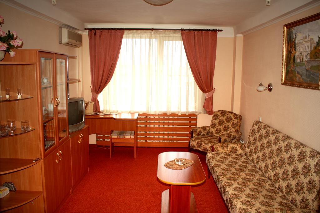 Druzhba Service Hotel Kijev Szoba fotó